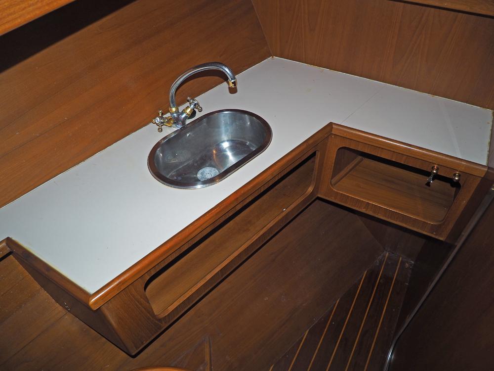 Fore ship, Accommodation